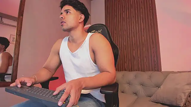 liam collins21 online show from January 2026 12:10:02 PM