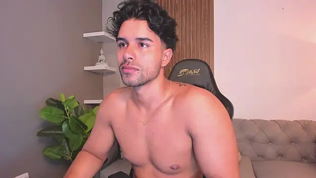 Snapshot of liam_collins21 chatting on April 2026 11:59:02 AM liam collins21 online show from April 2026 11:59:02 AM