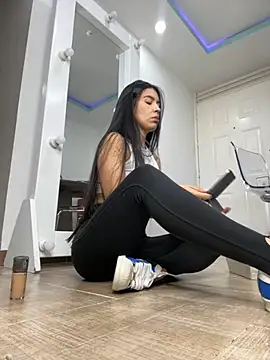 Snapshot of Lexa_queen chatting on October 2025 01:28:02 AM Lexa queen online show from October 2025 01:28:02 AM