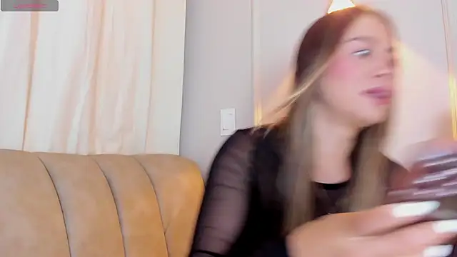 Lia walton online show from January 2025 12:05:01 PM