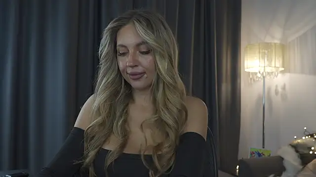 Snapshot of JoanneGG chatting on November 2025 01:47:01 AM JoanneGG online show from November 2025 01:47:01 AM