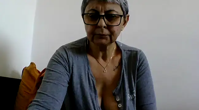 roseblak42 online show from March 2025 12:14:02 PM