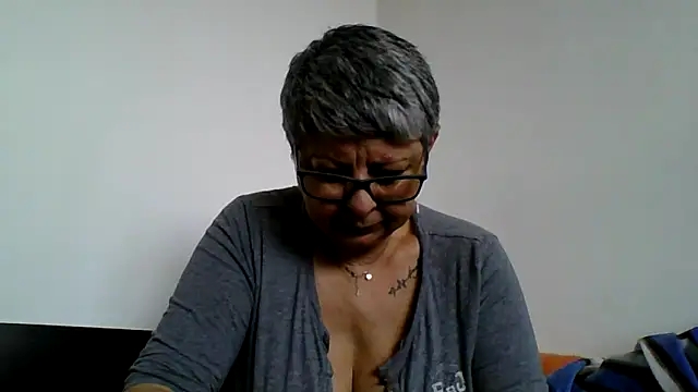 roseblak42 online show from March 2026 08:29:02 AM