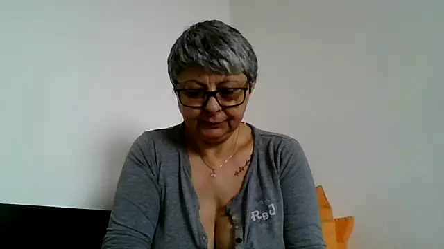 Snapshot of roseblak42 chatting on March 2026 07:52:02 AM roseblak42 online show from March 2026 07:52:02 AM