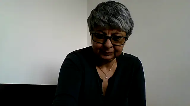Snapshot of roseblak42 chatting on April 2026 10:02:02 AM roseblak42 online show from April 2026 10:02:02 AM