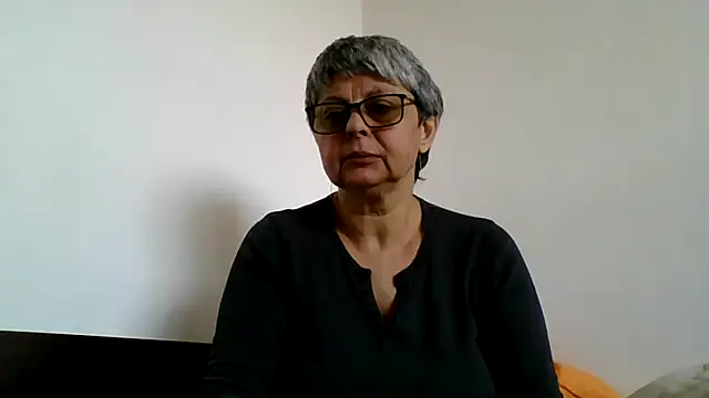 Snapshot of roseblak42 chatting on April 2026 08:00:02 AM roseblak42 online show from April 2026 08:00:02 AM