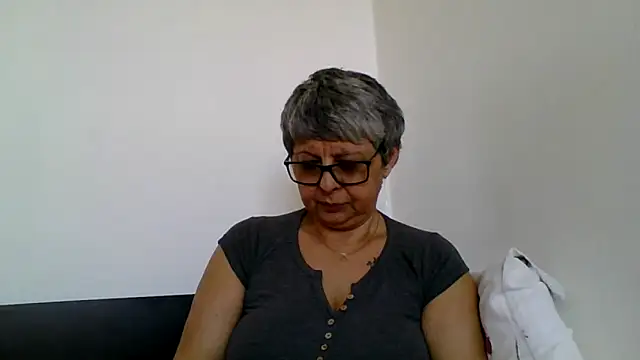 Snapshot of roseblak42 chatting on April 2026 08:04:01 AM roseblak42 online show from April 2026 08:04:01 AM