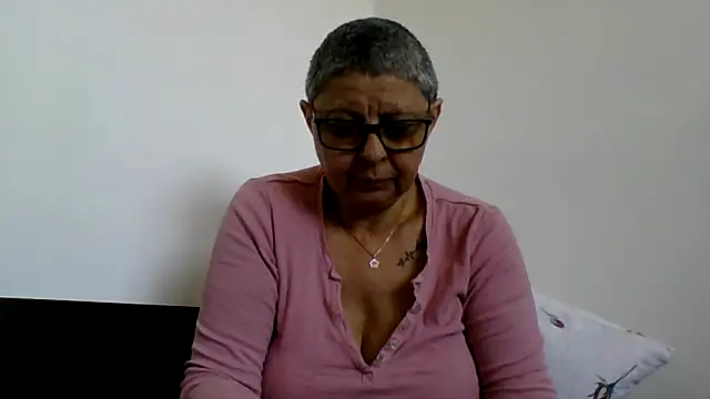 Snapshot of roseblak42 chatting on April 2026 12:06:02 PM roseblak42 online show from April 2026 12:06:02 PM