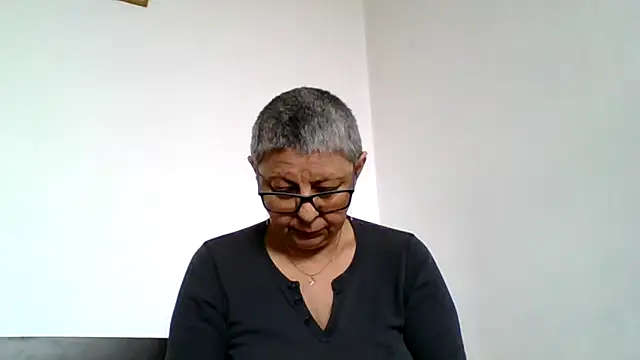 Snapshot of roseblak42 chatting on April 2026 10:28:01 AM roseblak42 online show from April 2026 10:28:01 AM