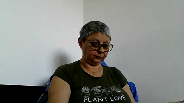 Snapshot of roseblak42 chatting on May 2026 10:10:01 AM roseblak42 online show from May 2026 10:10:01 AM