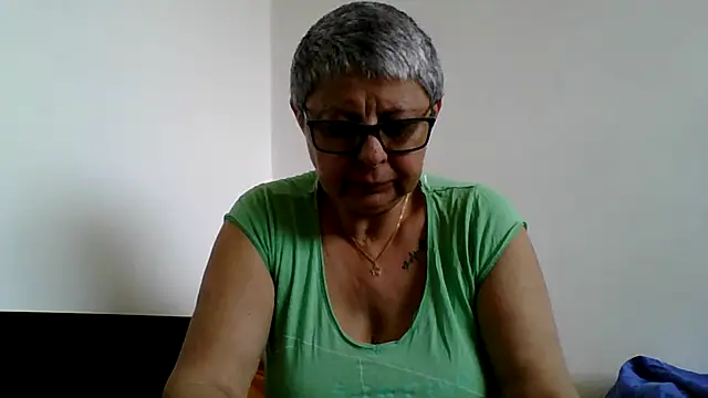 Snapshot of roseblak42 chatting on May 2026 08:31:01 AM roseblak42 online show from May 2026 08:31:01 AM