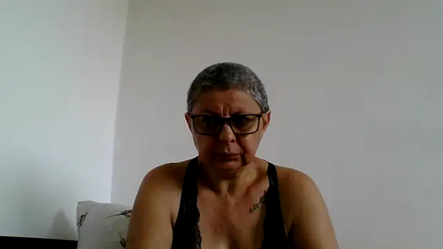 roseblak42 online show from July 2026 03:51:01 PM