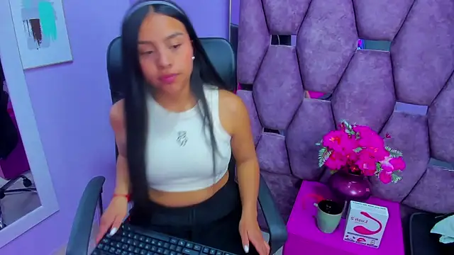 Snapshot of Catalina_naugthy chatting on March 2025 03:30:02 AM Catalina naugthy online show from March 2025 03:30:02 AM