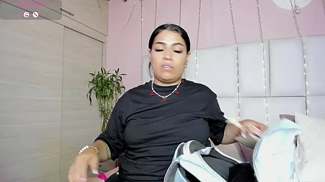 Snapshot of kiana_cream chatting on March 2025 07:35:01 PM kiana cream online show from March 2025 07:35:01 PM