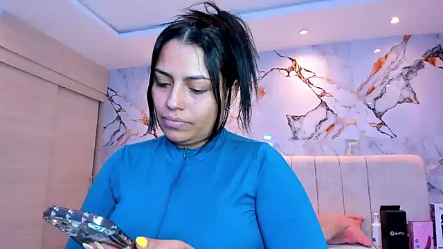 kiana cream online show from April 2026 01:08:01 AM