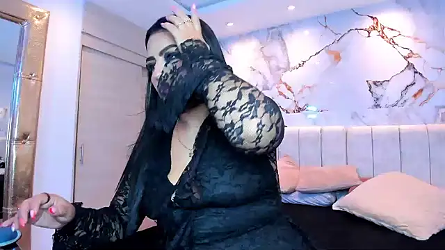 kiana cream online show from June 2026 04:26:01 AM