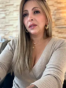  Abril-Office1 online show from October 2025 04:00:01 PM