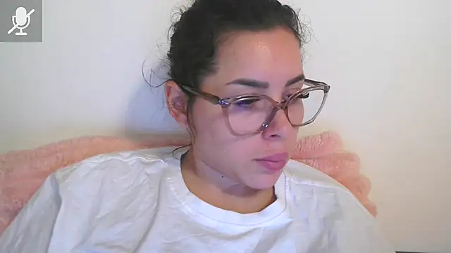 LovelyJulliette online show from November 2025 11:21:01 AM