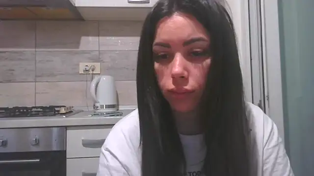 LovelyJulliette online show from May 2026 12:32:01 PM