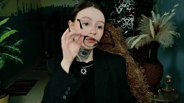 VeliraBraitberg online show from March 2026 01:17:02 PM