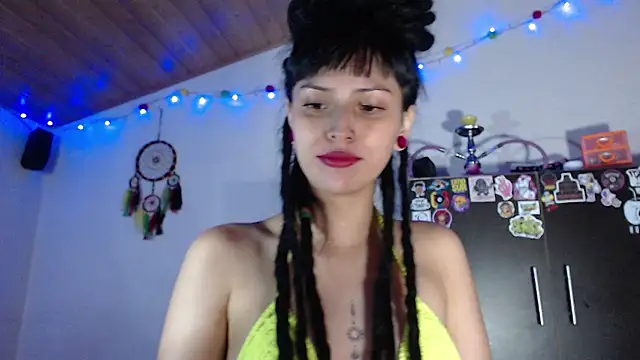 Snapshot of Gaby_cute_16 chatting on May 2026 03:36:02 AM Gaby cute 16 online show from May 2026 03:36:02 AM