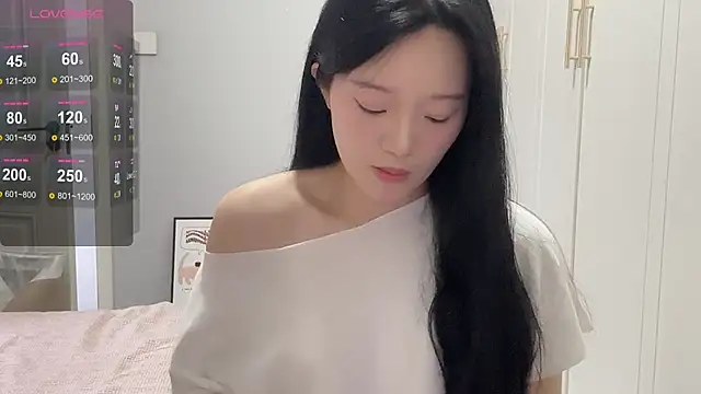 Snapshot of rose-u chatting on September 2025 02:06:02 AM rose-u online show from September 2025 02:06:02 AM