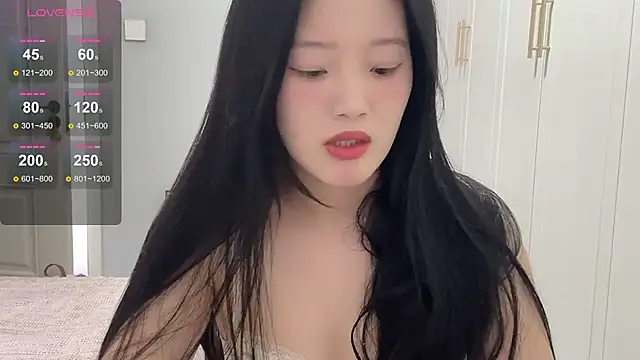 Snapshot of rose-u chatting on October 2025 01:50:02 AM rose-u online show from October 2025 01:50:02 AM