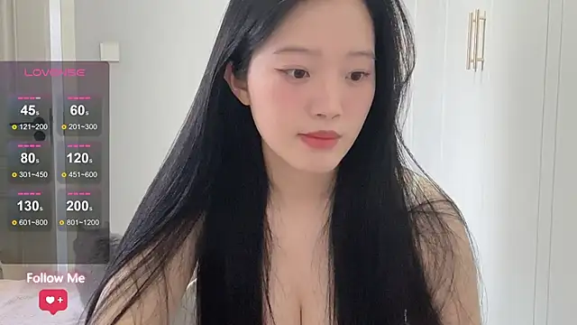 Snapshot of rose-u chatting on December 2025 01:25:01 AM rose-u online show from December 2025 01:25:01 AM