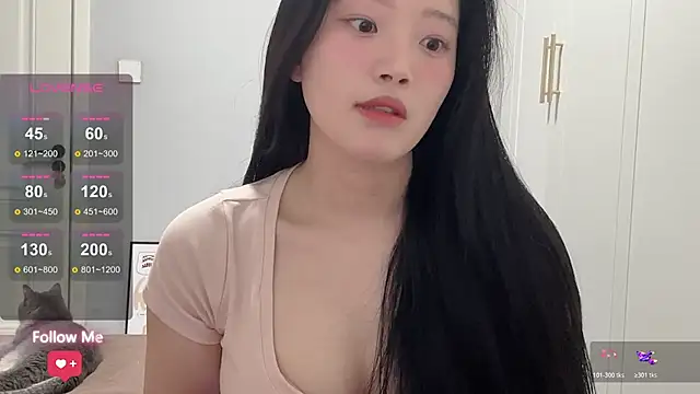 Snapshot of rose-u chatting on February 2026 01:26:01 AM rose-u online show from February 2026 01:26:01 AM