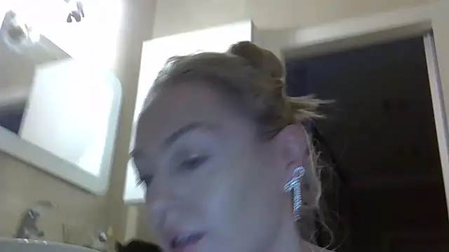 ZarinaSwift online show from December 2024 04:51:02 AM