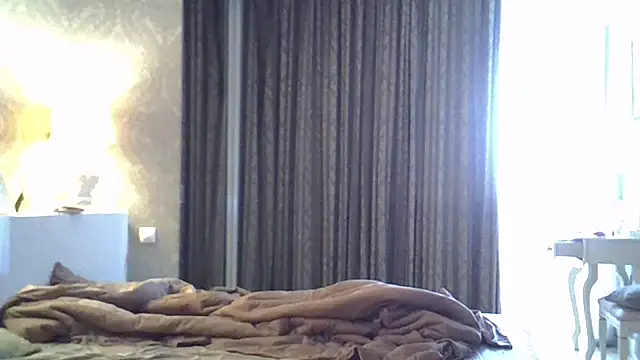 ZarinaSwift online show from October 2025 04:11:01 AM