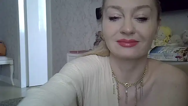 Snapshot of ZarinaSwift chatting on February 2026 06:24:01 AM ZarinaSwift online show from February 2026 06:24:01 AM