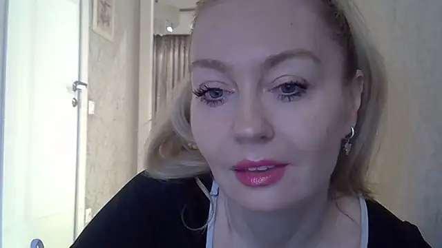 Snapshot of ZarinaSwift chatting on March 2026 04:41:01 AM ZarinaSwift online show from March 2026 04:41:01 AM
