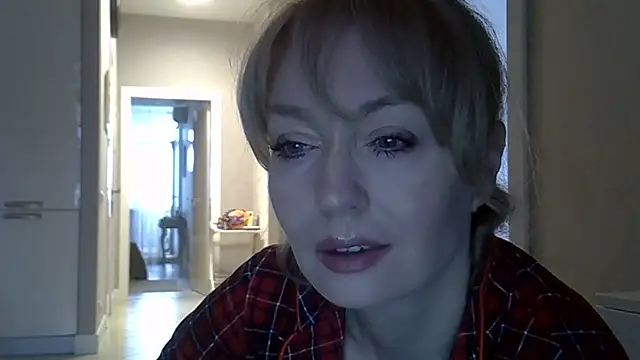Snapshot of ZarinaSwift chatting on March 2026 04:38:02 AM ZarinaSwift online show from March 2026 04:38:02 AM