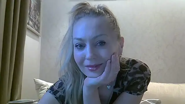 Snapshot of ZarinaSwift chatting on April 2026 04:41:02 AM ZarinaSwift online show from April 2026 04:41:02 AM