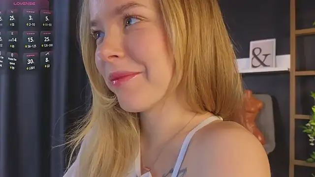Snapshot of milly_shy chatting on January 2025 07:31:02 AM milly shy online show from January 2025 07:31:02 AM