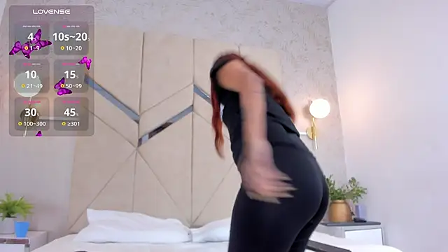 LiaVelez online show from September 2025 12:42:02 PM