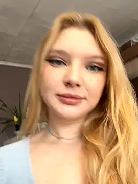 Snapshot of AmmyHot chatting on October 2025 04:20:02 AM AmmyHot online show from October 2025 04:20:02 AM