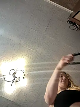 Snapshot of AmmyHot chatting on November 2025 04:11:02 AM AmmyHot online show from November 2025 04:11:02 AM