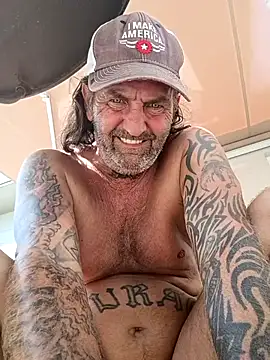 Hotbodyscottie online show from October 2025 07:01:01 PM