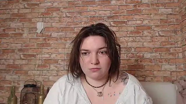 Amelia Kiss  online show from January 2025 12:45:01 AM