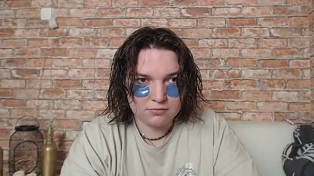 Amelia Kiss  online show from February 2025 12:58:02 AM