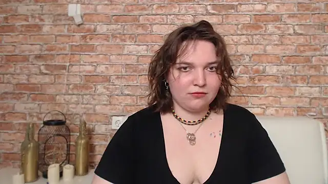 Amelia Kiss  online show from February 2025 06:59:02 AM