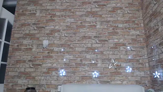 Amelia Kiss  online show from September 2025 12:33:02 AM