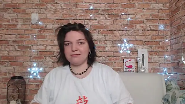 Amelia Kiss  online show from September 2025 12:34:01 AM