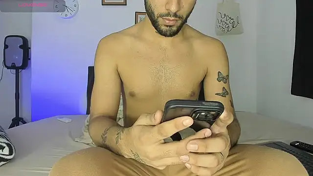 Snapshot of Alex_BigDickkk chatting on November 2025 10:45:01 PM Alex BigDickkk online show from November 2025 10:45:01 PM