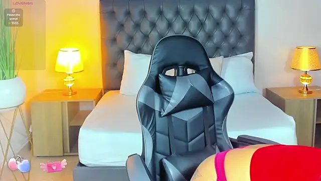 yosselin23 online show from February 2025 12:05:02 PM