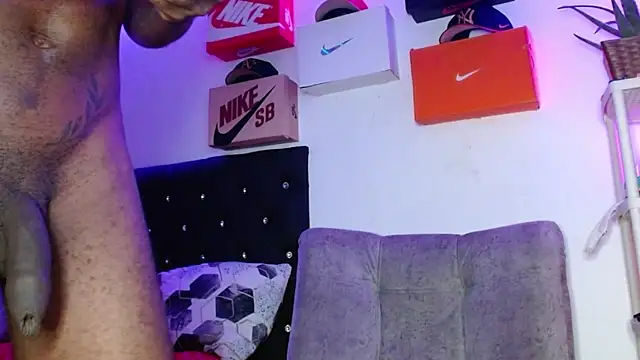 Snapshot of king__Black chatting on February 2025 03:10:02 AM king Black online show from February 2025 03:10:02 AM