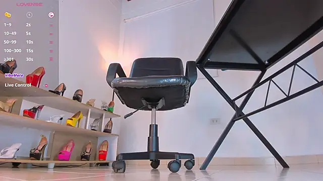 violettastrada online show from January 2025 08:30:01 PM