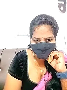 Snapshot of melina214 chatting on February 2026 04:12:02 AM melina214 online show from February 2026 04:12:02 AM